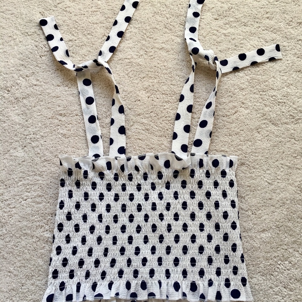 💙ADORABLE NAVY & WHITE POLKA DOT SMOCK CROP TOP💙 - Picture 3 of 6